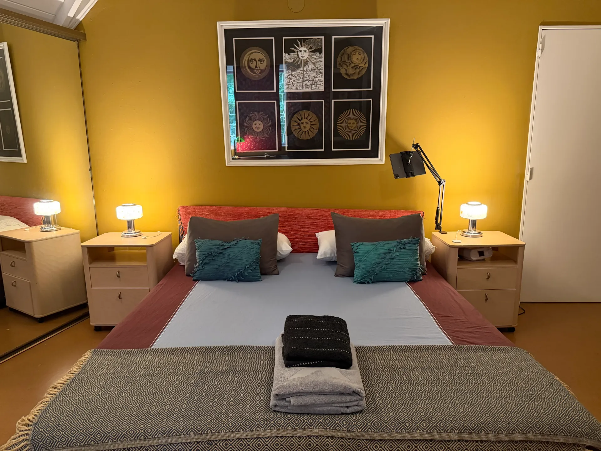 Room D (1-5 guests)